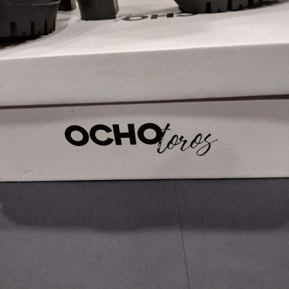 OCHO TOROS BLACK ANKLE HIGH BOOTIE - Picture 10 of 11